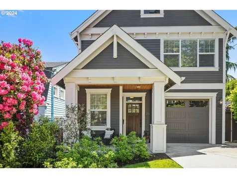26 Se 69th Avenue Portland OR 97215