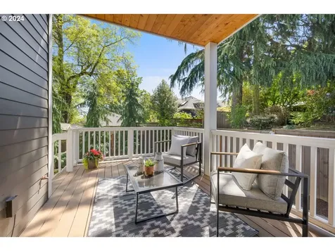 26 Se 69th Avenue Portland OR 97215