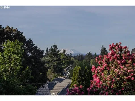 26 Se 69th Avenue Portland OR 97215