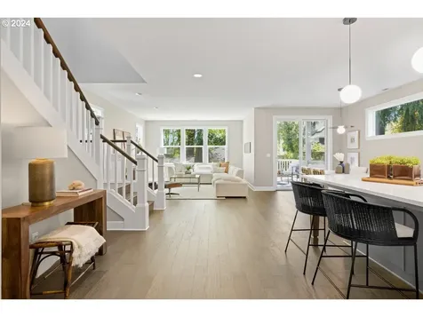 26 Se 69th Avenue Portland OR 97215