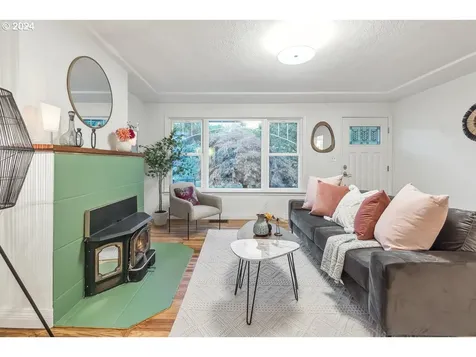 5624 SE Rhone Street Portland OR 97206