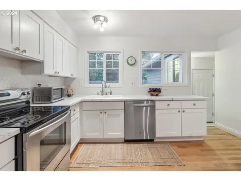 5624 SE Rhone Street Portland OR 97206