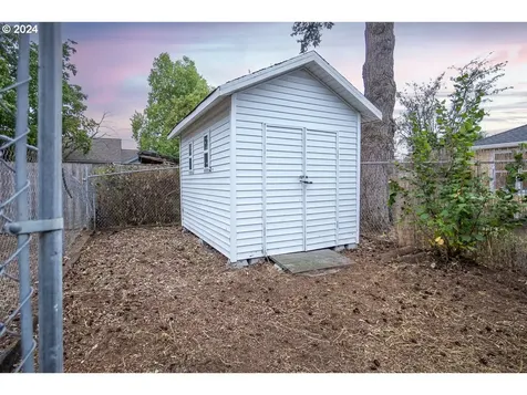 5624 SE Rhone Street Portland OR 97206