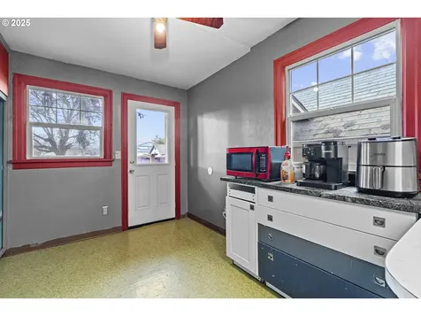 1137 SE Uglow Avenue Dallas OR 97338