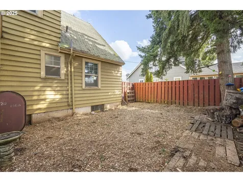 1137 SE Uglow Avenue Dallas OR 97338