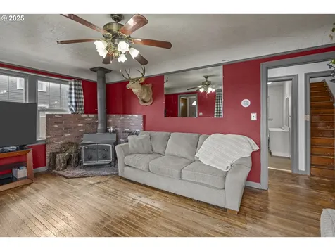 1137 SE Uglow Avenue Dallas OR 97338