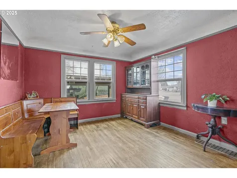 1137 SE Uglow Avenue Dallas OR 97338