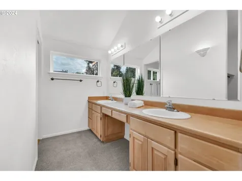 2580 Moon Mountain Drive Eugene OR 97403