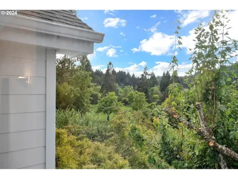 2580 Moon Mountain Drive Eugene OR 97403