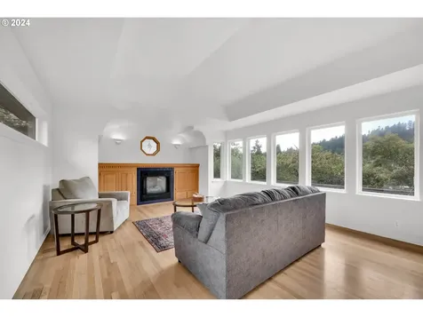 2580 Moon Mountain Drive Eugene OR 97403