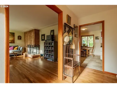 392 Sw Westwood Drive Dallas OR 97338