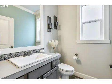 12761 Cottonwood Avenue Oregon City OR 97045