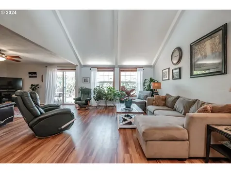 1551 Downing Drive Lebanon OR 97355