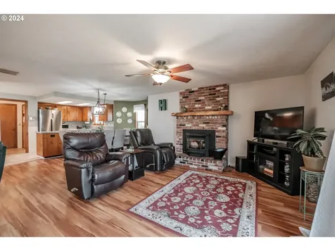 1551 Downing Drive Lebanon OR 97355