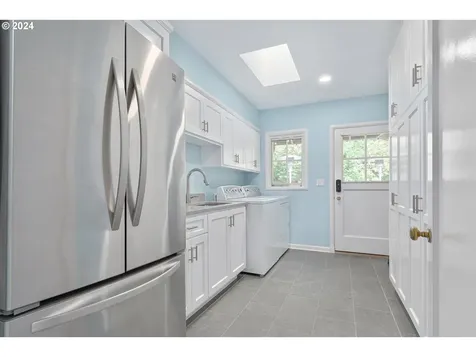 2290 Spring Boulevard Eugene OR 97403