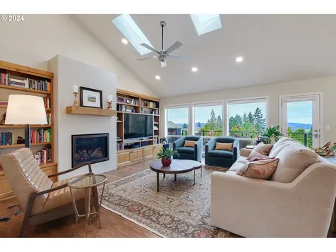 13995 SW Mistletoe Drive Portland OR 97223