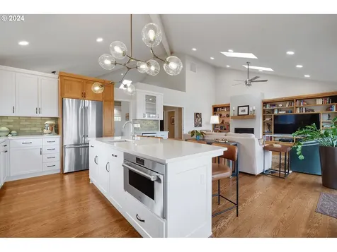 13995 SW Mistletoe Drive Portland OR 97223