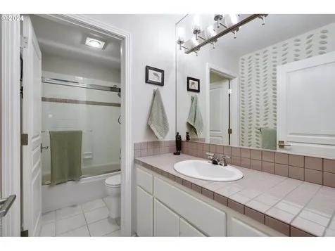 13995 SW Mistletoe Drive Portland OR 97223
