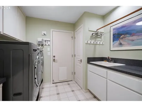 13995 SW Mistletoe Drive Portland OR 97223