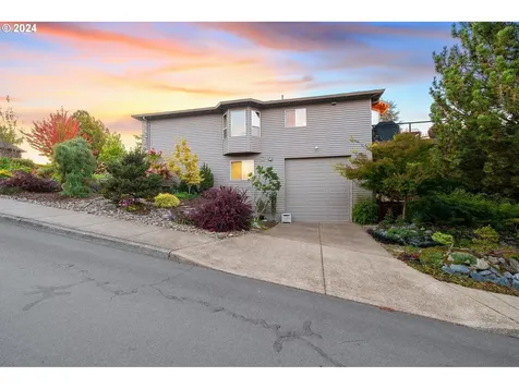 13995 SW Mistletoe Drive Portland OR 97223