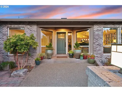 13995 SW Mistletoe Drive Portland OR 97223