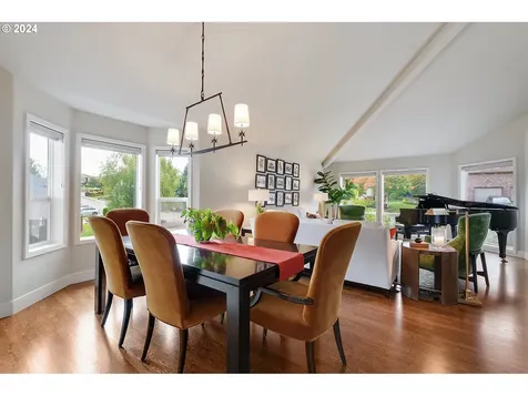 13995 SW Mistletoe Drive Portland OR 97223