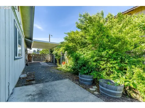2350 8th Street Springfield OR 97477
