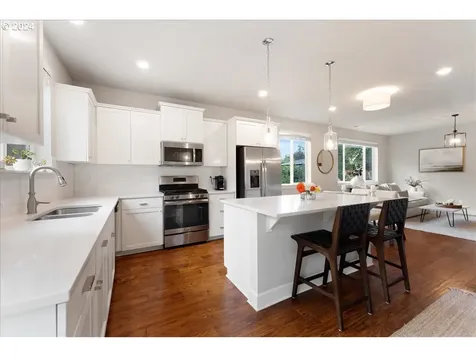 9426 SW Chopin Lane Portland OR 97225