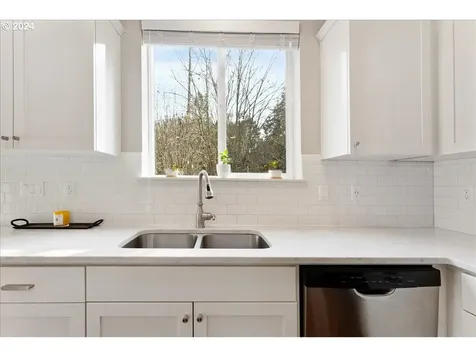 9426 SW Chopin Lane Portland OR 97225