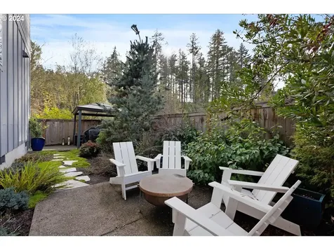 9426 SW Chopin Lane Portland OR 97225