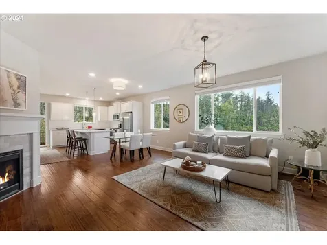 9426 SW Chopin Lane Portland OR 97225