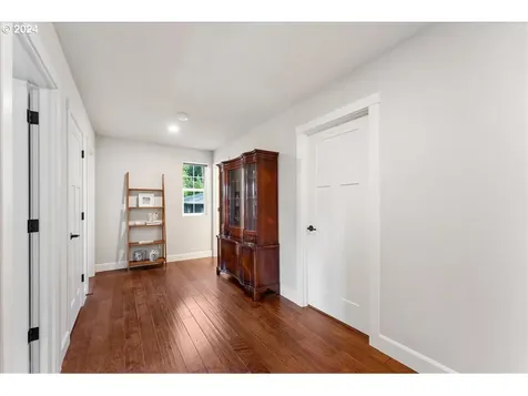 9426 SW Chopin Lane Portland OR 97225