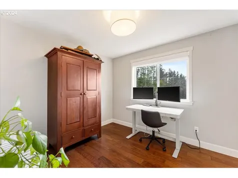 9426 SW Chopin Lane Portland OR 97225