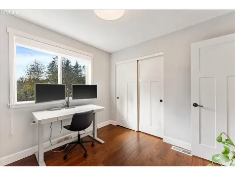 9426 SW Chopin Lane Portland OR 97225