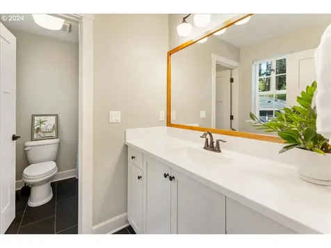 9426 SW Chopin Lane Portland OR 97225