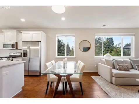 9426 SW Chopin Lane Portland OR 97225