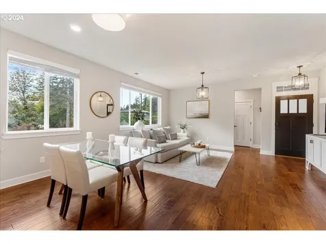 9426 SW Chopin Lane Portland OR 97225