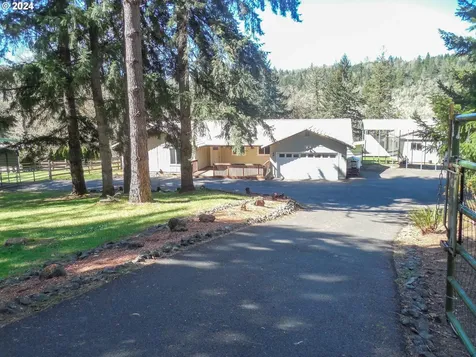 1443 San Souci Drive Roseburg OR 97471