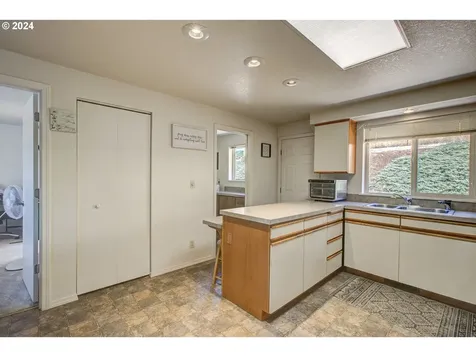 1899 NE Todd Street Roseburg OR 97470
