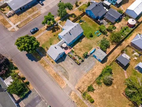 1112 Birch Avenue Cottage Grove OR 97424