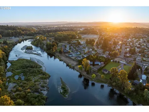 109 Brothers Road Woodland WA 98674