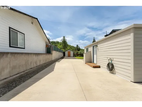 1321 Ne Alameda Avenue Roseburg OR 97470