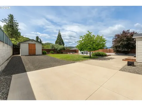 1321 Ne Alameda Avenue Roseburg OR 97470