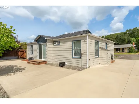 1321 Ne Alameda Avenue Roseburg OR 97470