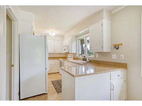 32231 Deberry Road Creswell OR 97426