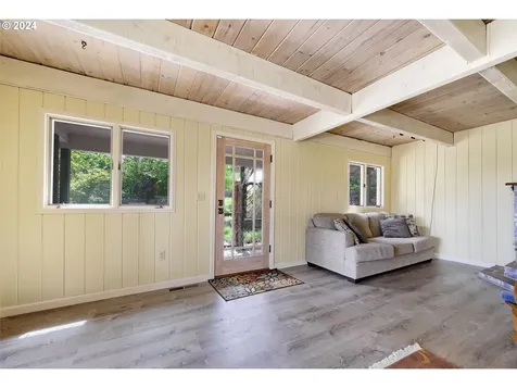 32231 Deberry Road Creswell OR 97426