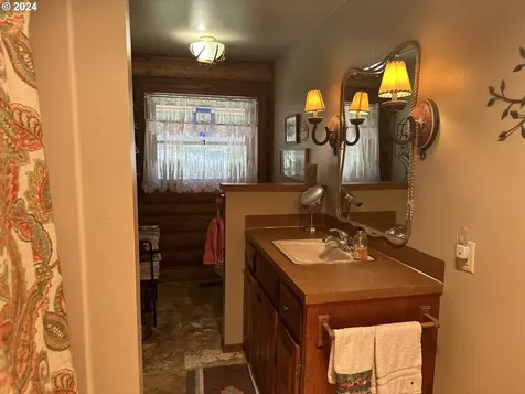 67138 Hunter Road Summerville OR 97876
