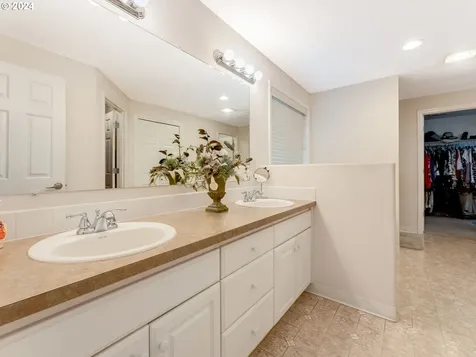 1915 NW 148th Street Vancouver WA 98685