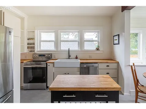 9643 N Kellogg Street Portland OR 97203