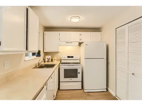 6106 Se Boise Street Portland OR 97206